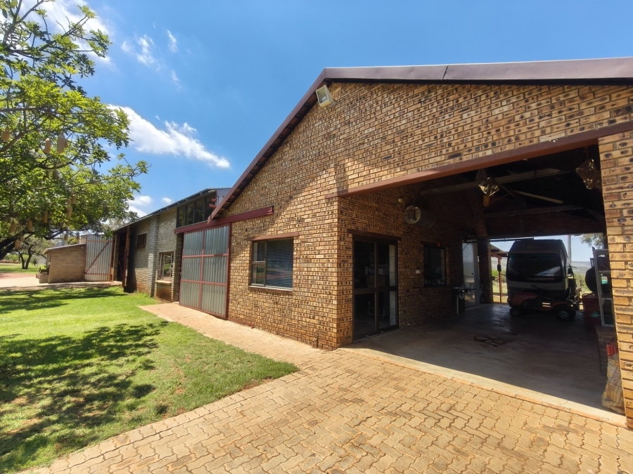 4 Bedroom Property for Sale in Swartruggens North West